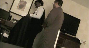 phim sex k11 Cô gái da trắng đầu hàng nhà phim sex trâm anh sản xuất da đen để vào video.