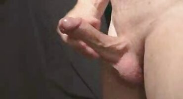 clip sex mẹ con trung quốc Brunette đánh bóng vòi nước sex me vo hàng xóm để tỏa sáng.